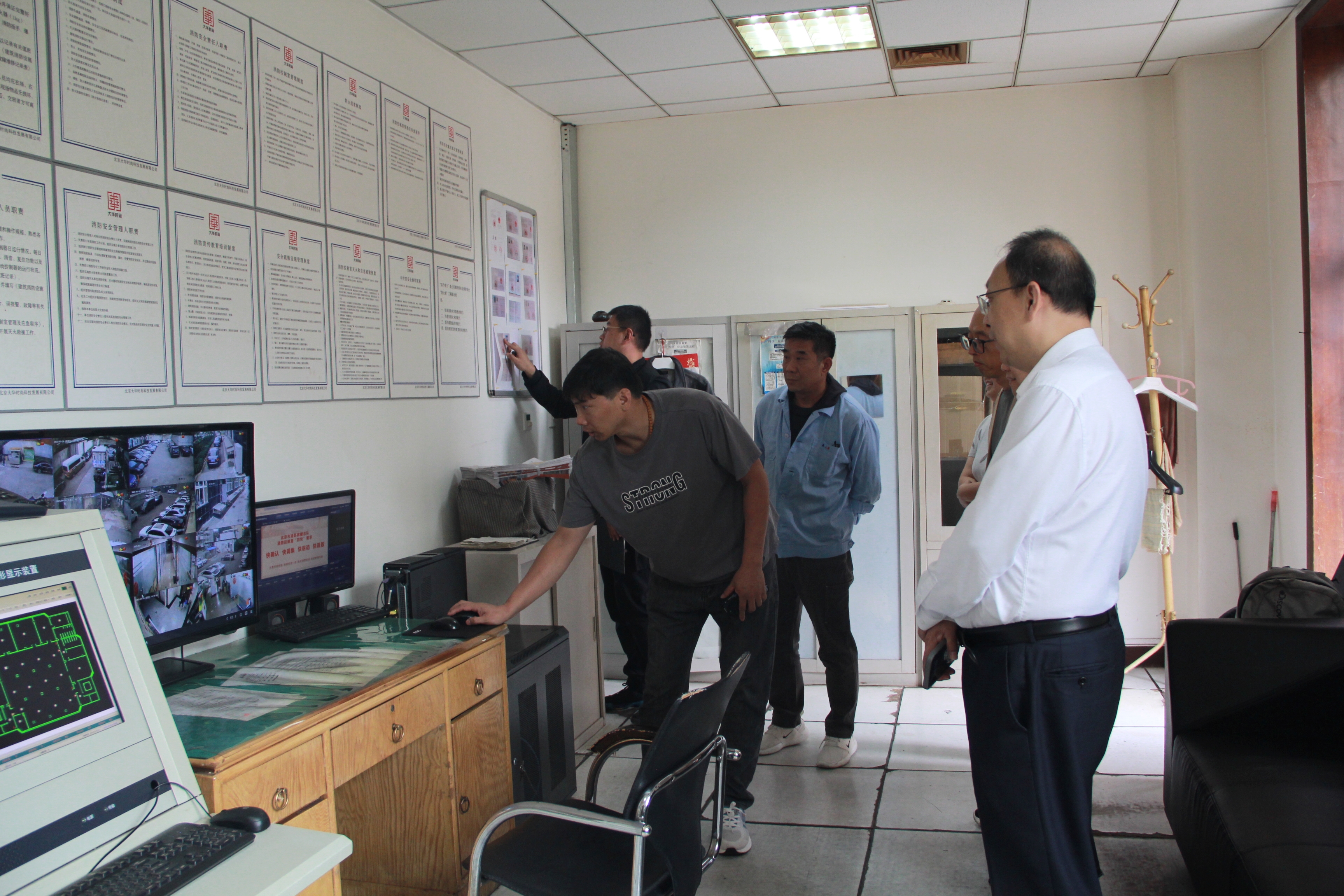 以责任筑牢防线，用担当守护佳节 | 北京时尚控股公司党委书记、董事长顾伟达一行莅临维多利亚老品牌vic时尚开展节前安全检查