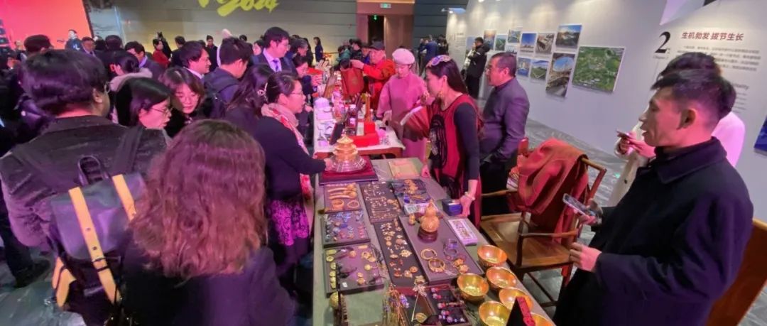 传统非遗添彩“2024年外国驻华记者新年招待会”