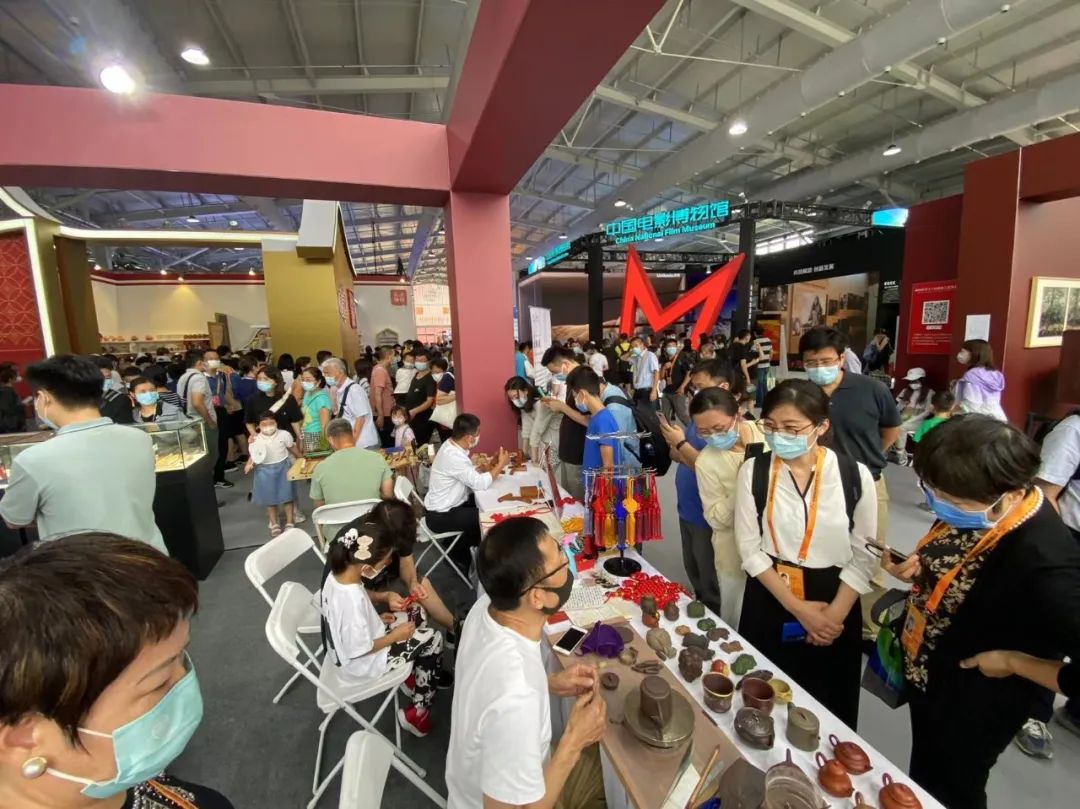 2022服贸会圆满落幕 第十六届北京工艺美术展锦上添花
