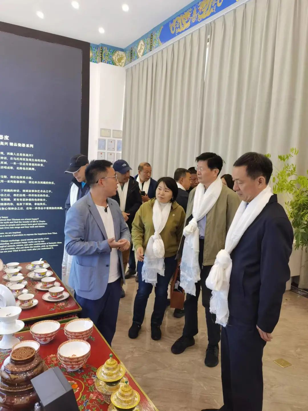 北京工美行业受邀考察调研拉萨工艺美术