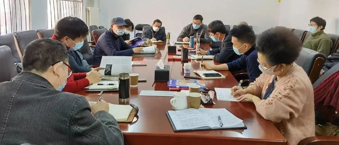 行业协会组织召开《工艺美术家》杂志座谈会