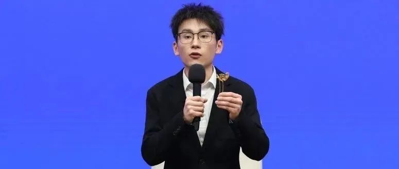 “00后”技能小将张宇鹏，走上了国务院新闻发布会的演讲台