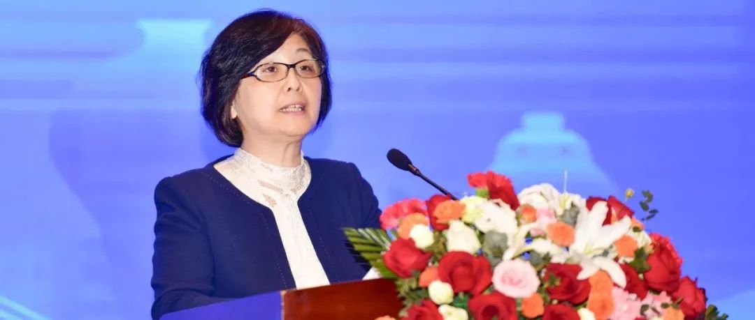市经信局领导在2025年度北京工艺美术行业大会上的讲话