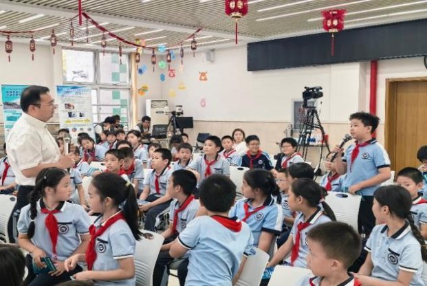 科学家精神与科学道德宣讲进校园活动-专家郭亮发言-2