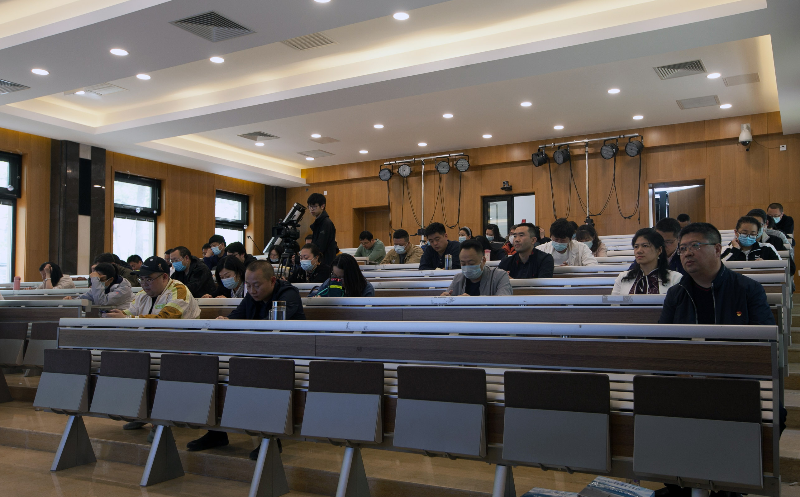 图6.jpg 图6.jpg