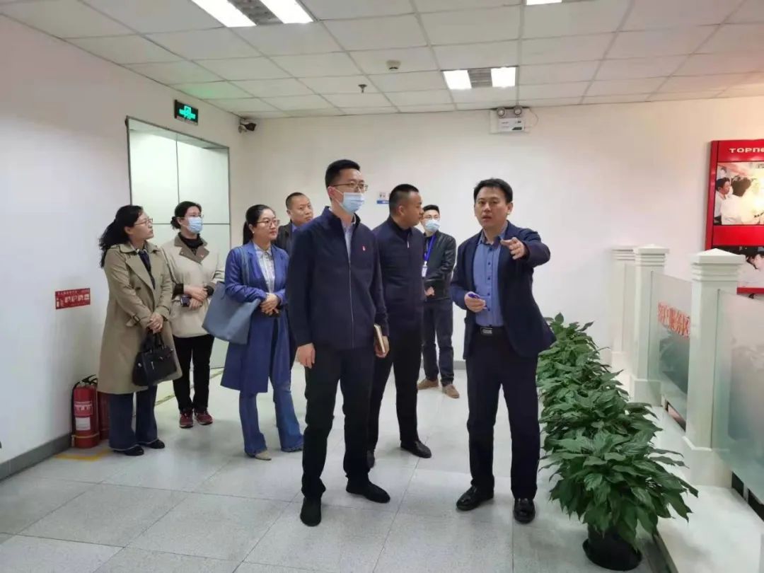 1683461280943846.jpg 鸡同鸭讲.jpg